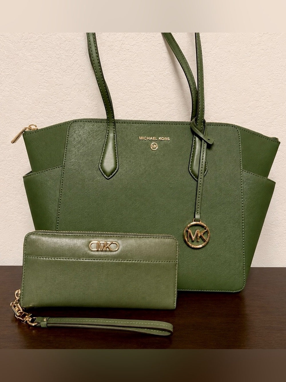 Michael Kors Olive Green Tote & Matching Wristlet Set - NWOT